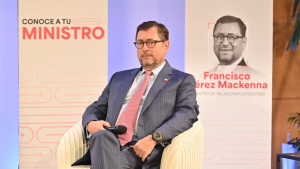 El íntimo conversatorio en que Pérez Mackenna habló de las razones que llevaron al gobierno a retirar el respaldo a la candidatura de Bachelet