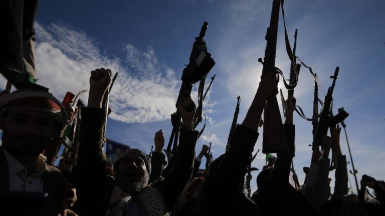 Hutíes de Yemen se suman a la guerra de Irán con lanzamiento de misil a Israel