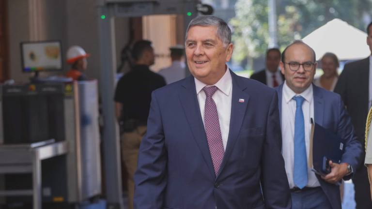 Alvarado contradice a Boric: Kast 