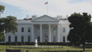 Casa Blanca pide a sus ciudadanos abandonar Medio Oriente tras nuevos ataques de Irán