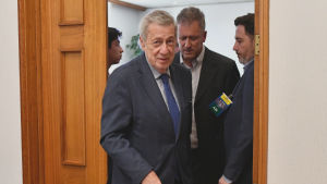 Van Klaveren informó de polémico cable submarino a futuro canciller de Kast a principios de febrero