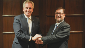 Canciller Pérez Mackenna recibe invitación de Milei para que presidente Kast visite Argentina