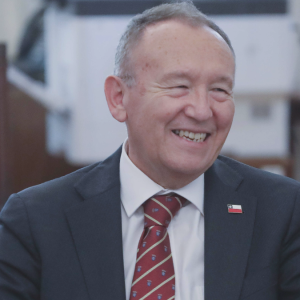 La Moneda defiende bajar impuesto corporativo a pesar de déficit fiscal: 