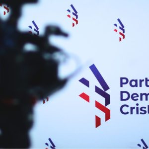 Timonel (s) DC aborda deudas del partido y llama a listas internas a 