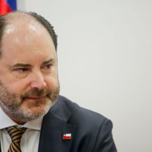 Rau por salida de Carrasco del SernamEG en medio de tratamiento contra el cáncer: 