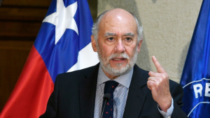 Senador Iván Flores (DC) por quiebre Boric-Kast: “Ambos han cometido inmadurez e imprudencia; uno termina mal y el otro entra peor”