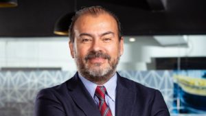 Firma suiza de la que viene el nuevo director de Impuestos Internos es activa lobista y proveedora del SII