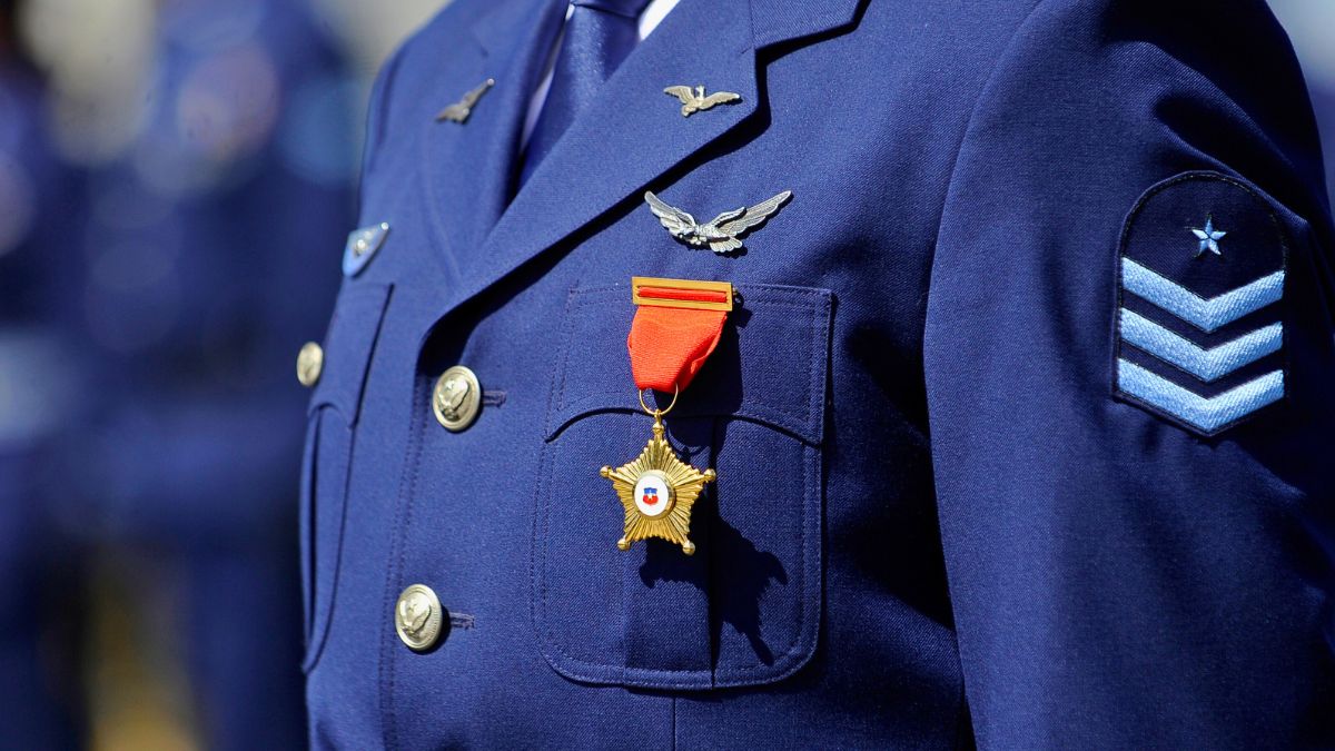 Defensa da cinco días a la FACh y la DGAC para informar sanciones a funcionarios ligados a juegos de azar