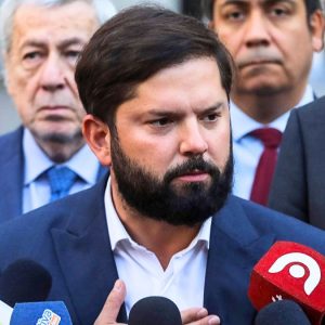 Reunión duró solo 22 minutos: los detalles del quiebre total entre Boric y Kast por cable submarino