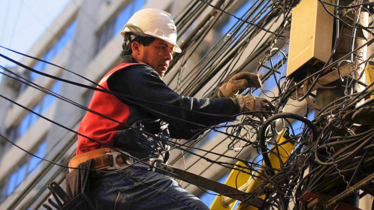 Enel confirmó cortes de la luz en 10 comunas de Santiago este miércoles 18 de marzo: estos son los horarios