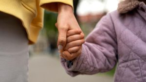 Gobierno de Kast retira decreto y posterga aplicación de la Ley de Adopción