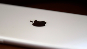 Programa espía encontrado por accidente podría robar información de cientos de millones de ⁠iPhones