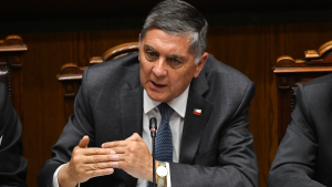 El tenso cruce entre Alvarado y oposición por vínculo con empresa de combustibles: 