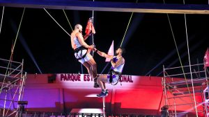 VIDEOS - La pelea que terminó empañando la final de Mundos Opuestos 3