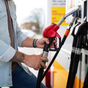 Marzo más pesado que nunca: revisa cuánto aumentaron los precios de las bencinas esta semana