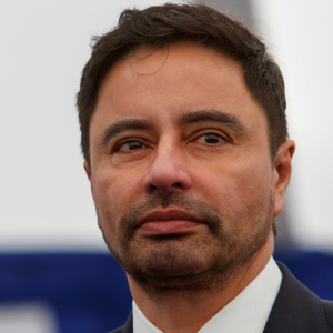 Carter cuestiona manejo del Gobierno por Estrecho de Magallanes: 