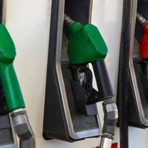Buses y colectiveros advierten impacto por alzas en combustibles: 