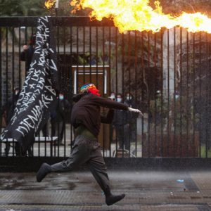 Atentar contra la autoridad, atentar contra la gente