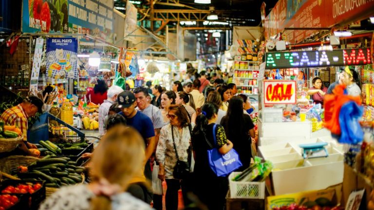 Chile más caro: familias cambian hábitos para enfrentar fuerte aumento en alimentos