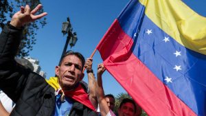 Crecimiento de migrantes con PGU anticipa millonario costo fiscal en las próximas décadas