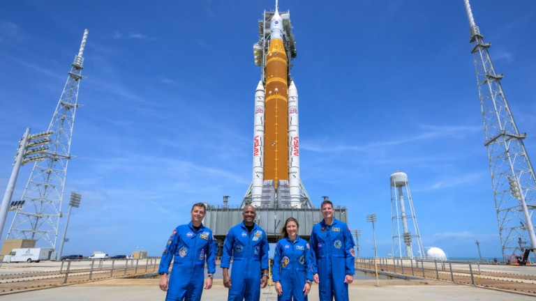 Dónde y a qué hora ver en Chile el lanzamiento de Artemis II, la primera misión a la Luna en 54 años
