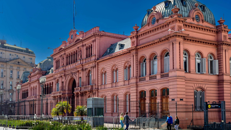 Infiltración y espionaje: los argumentos tras la prohibición a periodistas que ingresen a la Casa Rosada