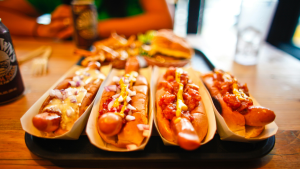 Día del Hot Dog: las mejores promociones y descuentos para hoy