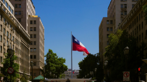 Estudio Orgullo Chileno 2026: valoración por el país alcanza su nivel más alto, pero continúa la percepción crítica a la inequidad