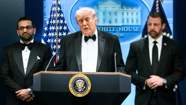 Quiénes eran los objetivos del atacante detenido durante el intento de tiroteo en la cena de Trump con la prensa