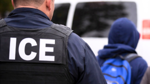 Los argumentos de la administración Trump para acelerar deportación de niños inmigrantes bajo su custodia