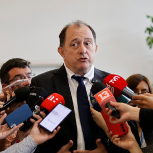 El tono áspero de Poduje complica a La Moneda