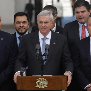 Las nuevas medidas del Gobierno de Kast para mitigar el impacto del alza en combustibles