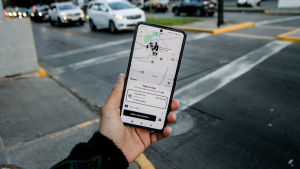Ministerio de Transportes confirma modificaciones reglamento de Ley Uber: 85% de los vehículos antes excluidos podrá inscribirse