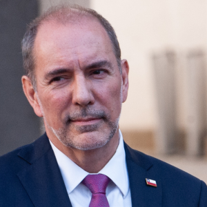 Revés para de Grange: Contraloría rechaza reglamento de la Ley Uber por modificaciones a exigencias técnicas