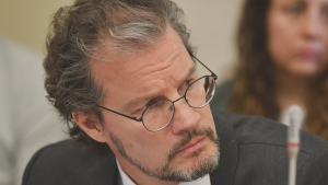 Dr. File reitera que sigue siendo parte de bancada PDG y colectividad reafirma su expulsión