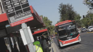 Louis de Grange rechaza caída en frecuencia de buses RED en Región Metropolitana
