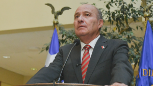 Kast defiende a Quiroz de 