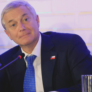 Kast sale en defensa de Poduje tras cruce con Senado: 