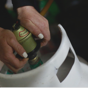 Alcaldes denuncian sobreprecio en venta de vales de gas licuado: no descartan acudir a FNE