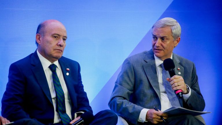 Quiroz, el “todopoderoso” de La Moneda, pondrá a prueba su estilo en la gran reforma de Kast