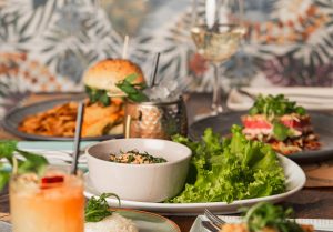 Leer, escuchar, comer y correr: Cinco escogidos para estos días