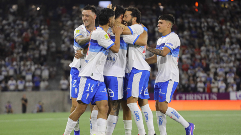 Vuelco total: U Cátolica cede ante Conmebol y llega a un acuerdo para recibir hinchas de Boca Juniors en el Claro Arena