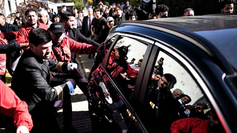 Agresión a ministra Lincolao: rector desmiente que se negara ingreso a Carabineros e identifican tres 