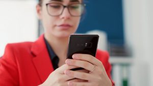 Las siete apps de créditos denunciadas por la CMF: prometen dinero fácil y terminan en estafa