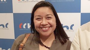 Doris González renuncia al comité central del Frente Amplio tras cuestionamientos por su cargo en el Minvu