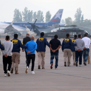 Los problemas que enfrenta el plan de expulsiones de Kast: 6 mil venezolanos no pueden ser deportados