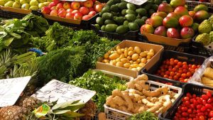 Canasta básica se dispara y supera los $90 mil por persona: revisa los alimentos que más subieron