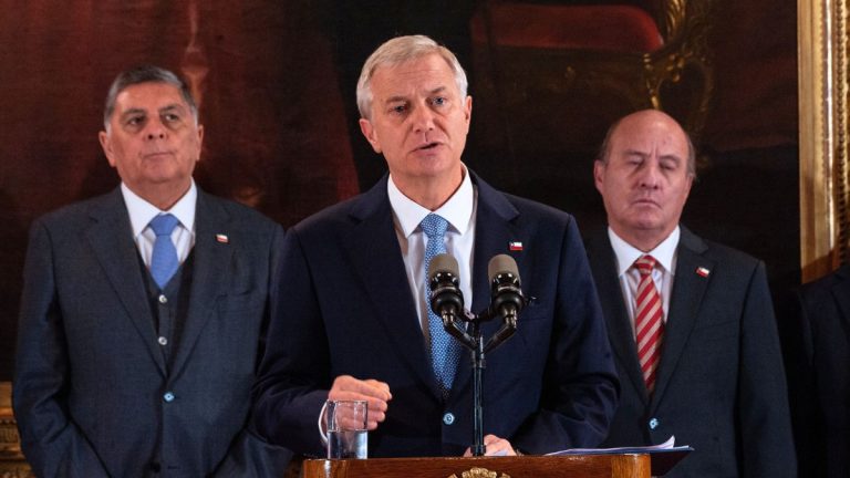 Encuesta Black & White: un 52% está a favor del Plan de Reconstrucción Nacional