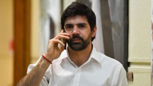 SocialTazk, la app que aumenta la presión sobre Joaquín Lavín en el caso por fraude al Fisco