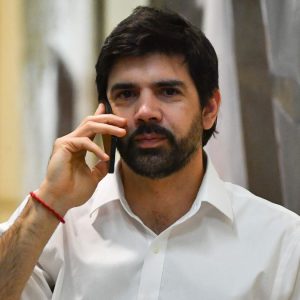 SocialTazk, la app que aumenta la presión sobre Joaquín Lavín en el caso por fraude al Fisco